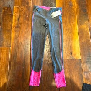 Women’s exercise leggings